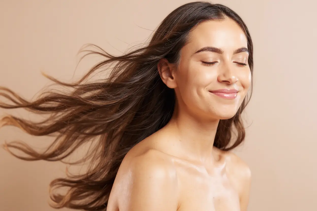 Žena sa zdravo kosom - Yea Protein